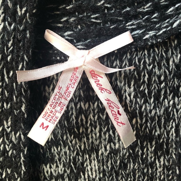 Derek Heart Cardigan Vest w/ attached scarf Sz Med - Picture 6 of 9